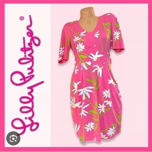 Lilly Pulitzer Dress. Pink with White Daisies. Size Small.